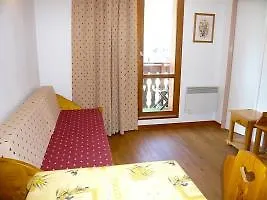 Odalys Le Rond Point Des Pistes Hotel