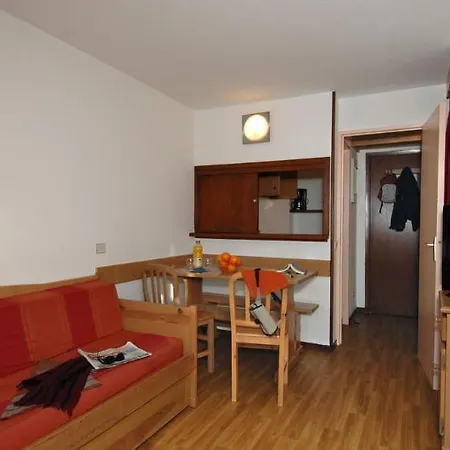 Hotel Odalys Le Rond Point Des Pistes 2*